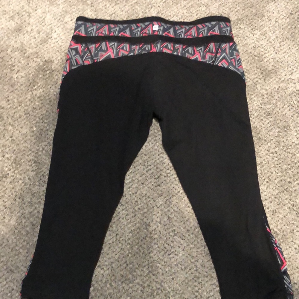 Fabletics workout capris - Picture 2 of 8